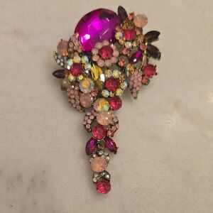 NWOT Aratta Jewel Floral Pin
